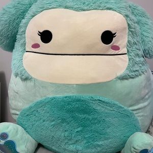 Joelle the bigfoot squishmallow